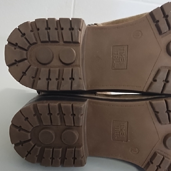 Tan Chelsea Boots with Rugged Design Side Zip & Elastic Panels 10 - Picture 8 of 9